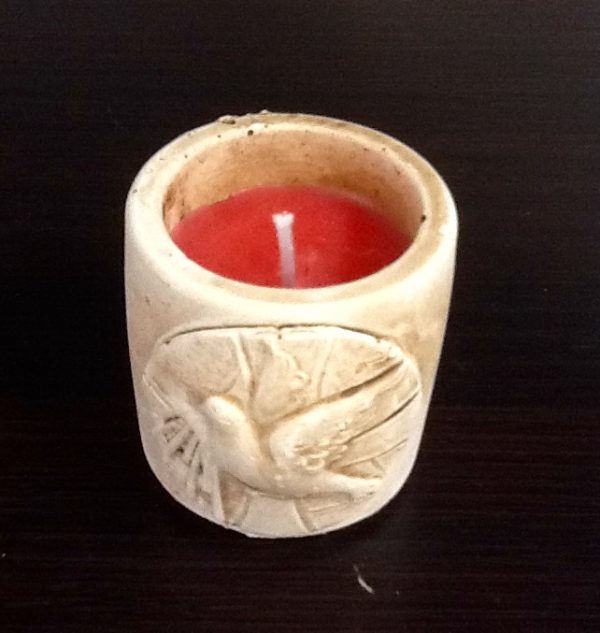 Bomboniera,candela in coccio con simbolo della cresima diametro cm.4x h  .5.  10 pezzi