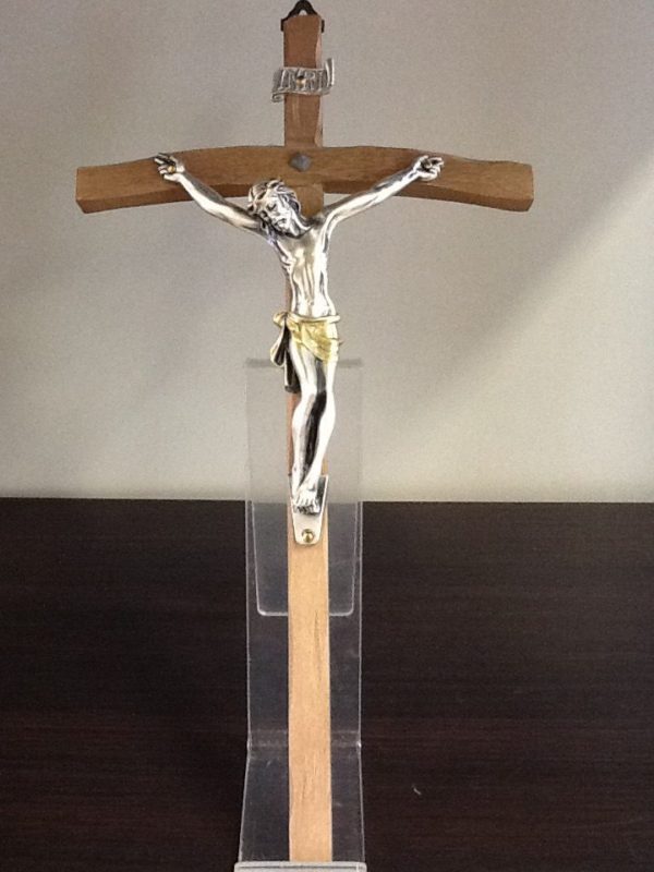 Croce in legno con corpo Cristo bagnato argento cm.15x27h.