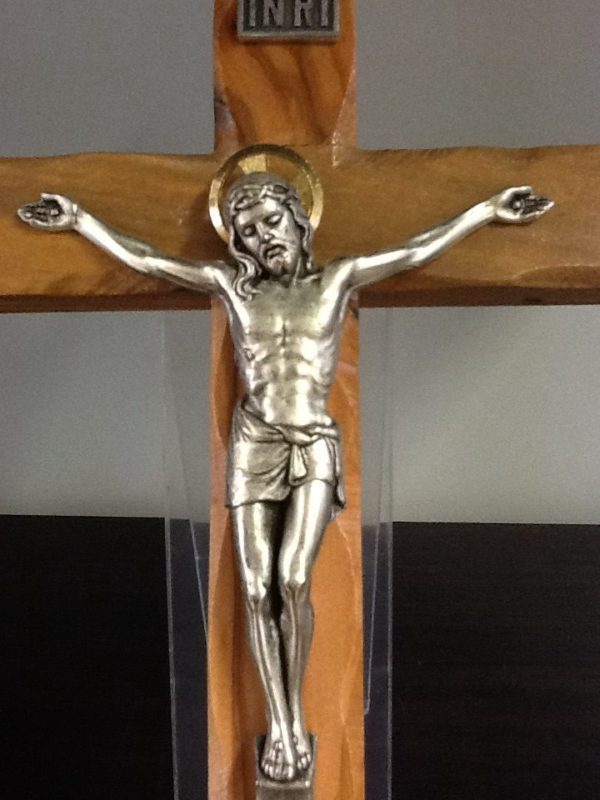 Croce in Ulivo con corpo Cristo in metallo cm.12.5x22h.