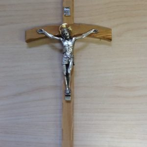 Croce in Ulivo con corpo Cristo in metallo cm.15x28.5h.