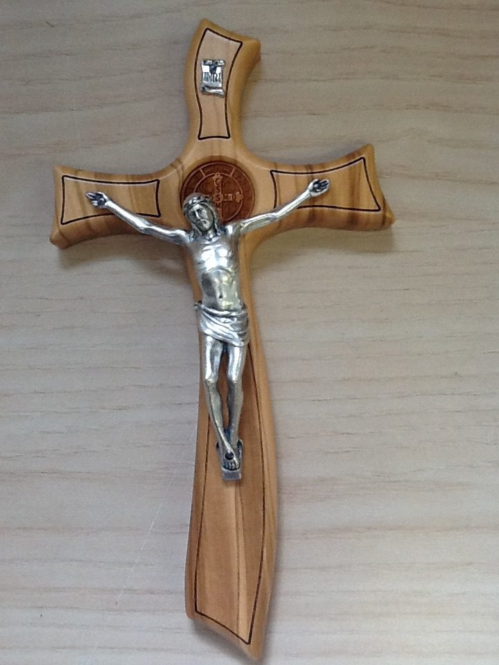 Croce In Ulivo Con Corpo Di Cristo In Metallo Cm 11x20 5h Arte Sacra Candotti