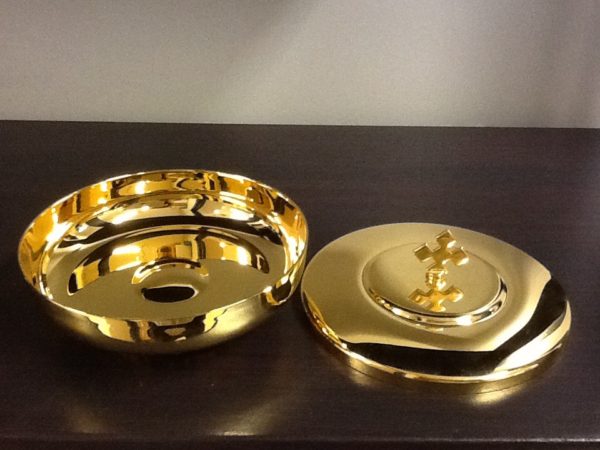 Pisside con base decorata e coperchio in metallo dorato h.cm.3.5 diametro cm.10