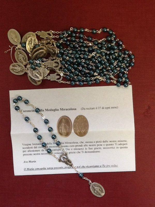 Rosario/coroncina con medaglietta Della "Miracolsa" in metallo e grani in resina celeste