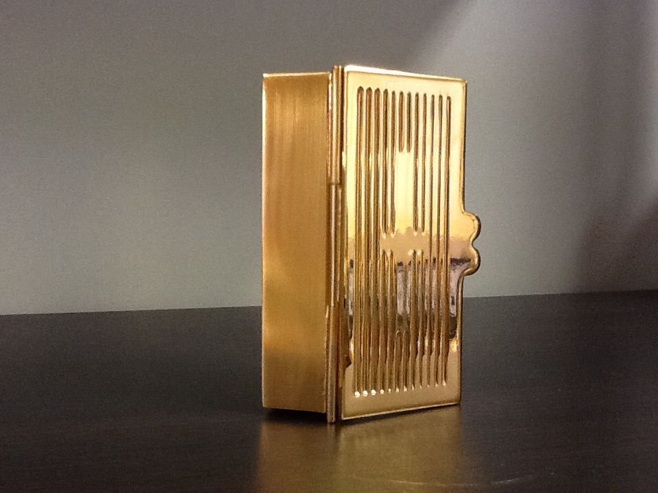 Scatola porta chiavi tabernacolo realizzato in metallo dorato cm