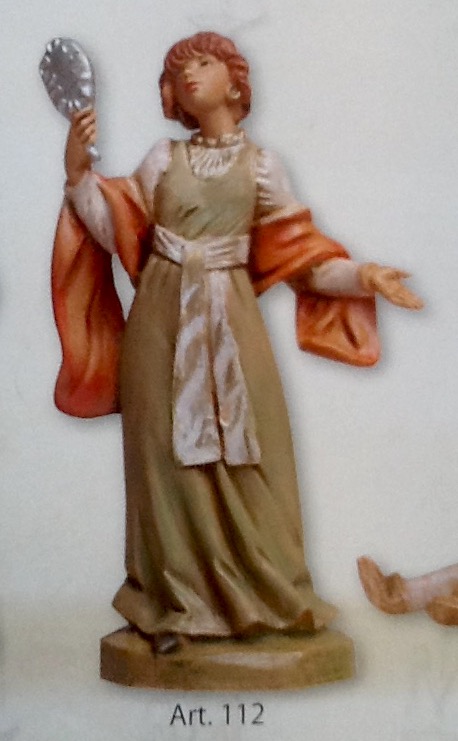 Statuina donna che si specchia realizzata in resina colorata e rifinita a mano per presepe da cm.12
