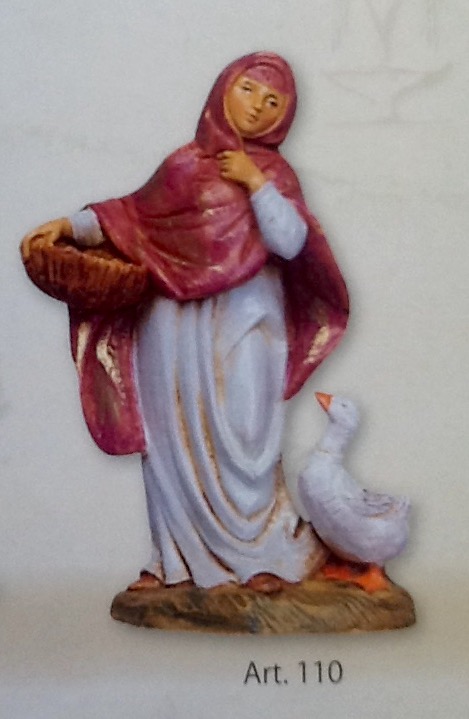 Statuina donna con cesto e papera,realizzata in resina colorata e rifinita a mano per presepe da 12 cm.