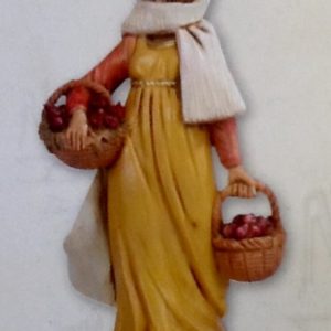 Statuina"donna con cesto di verdura"realizzato in resina colorata e rifinita a mano per presepe da cm 12