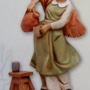 Statuina"donna oste" realizzato in resina colorata e rifinita a mano per presepe da cm 12