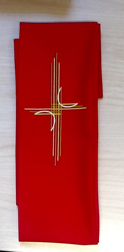 Stola di colore avorio con ricamo "croce" moderna.poliestere