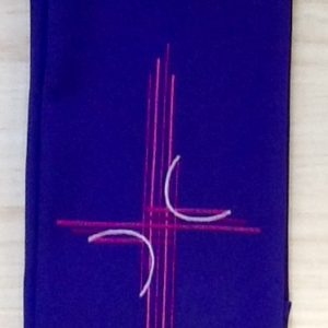 Stola di colore viola con ricamo"croce moderna" poliestere