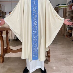 casula 70% lana 30% seta stolone celeste "modello Marini" con fili argento, novità.