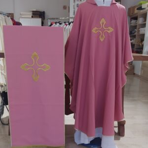 casula più coprileggio colore rosa ricamo croce oro 100%poliestere