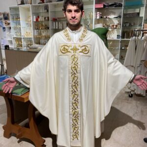 Casula 70% lana e 30% seta, ricamo ricco su stolone